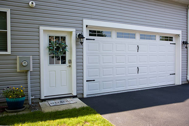24/7 Emergency Garage Door Panel Replacement experts in Muttontown, NY